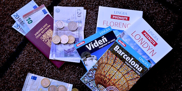 5 důvodů, proč je papírový průvodce lepší než ten živý - titulní obrázek