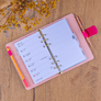 NOTIQUE Refill – Týdenní kroužkový diář s vyměnitelnými listy 2027, fuchsiový, 12,5 x 19 cm